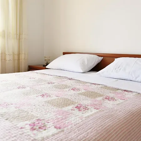 With Breakfast & Valentin Bed and breakfast Mošćenička Draga