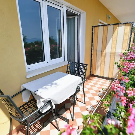 With Breakfast & Valentin 3*