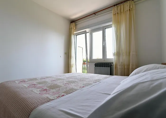 With Breakfast & Valentin Bed & Breakfast