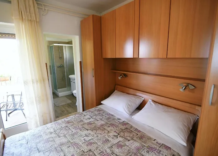 With Breakfast & Valentin Mošćenička Draga