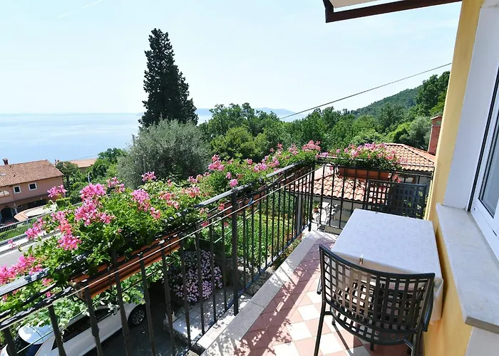 With Breakfast & Valentin Bed & Breakfast Mošćenička Draga